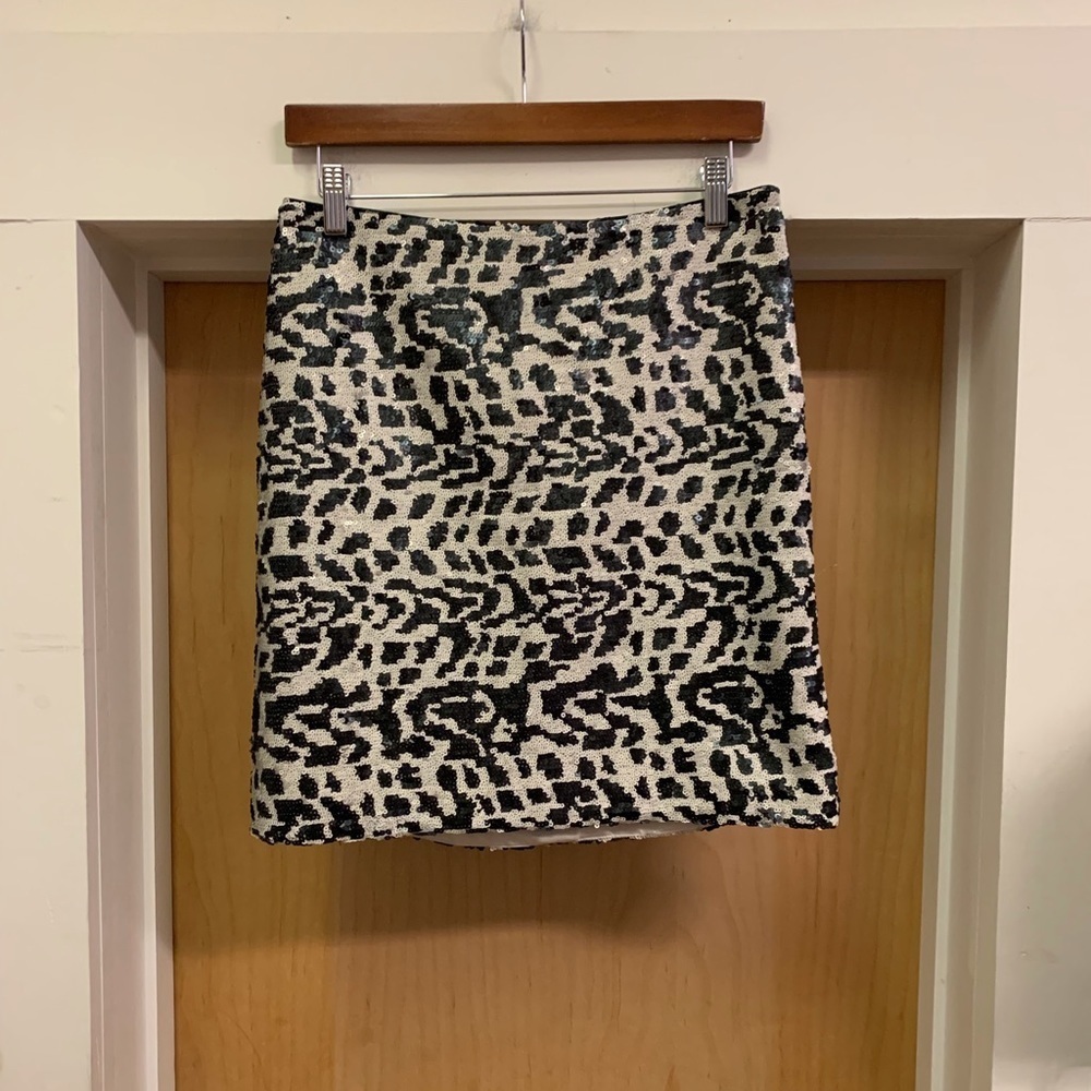 Banana Republic Black And White Sequence Skirt Size 6